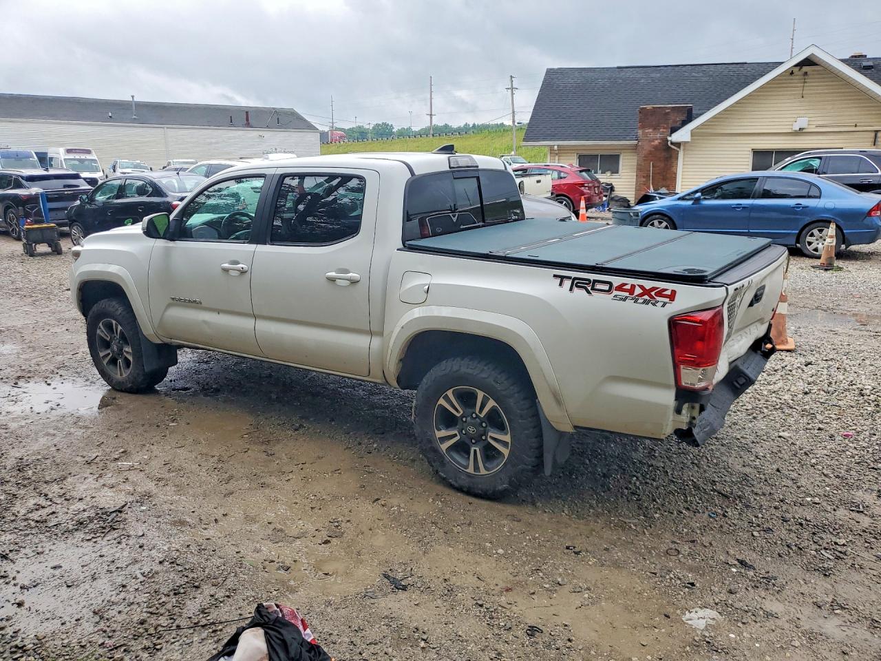 2017 TOYOTA TACOMA