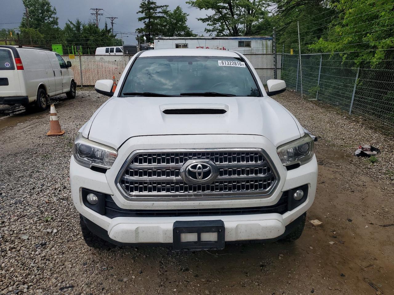 2017 TOYOTA TACOMA