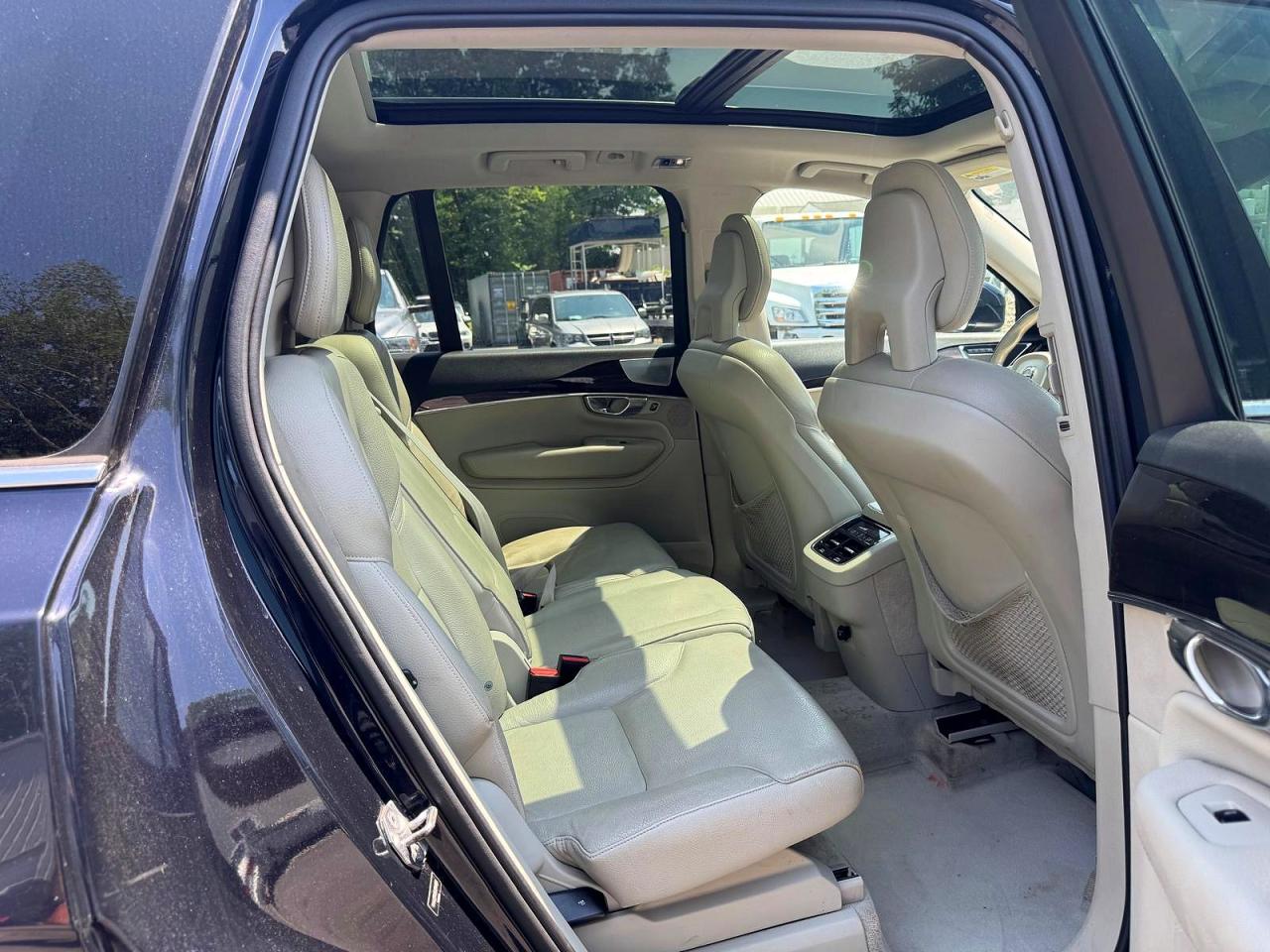 2016 VOLVO XC90