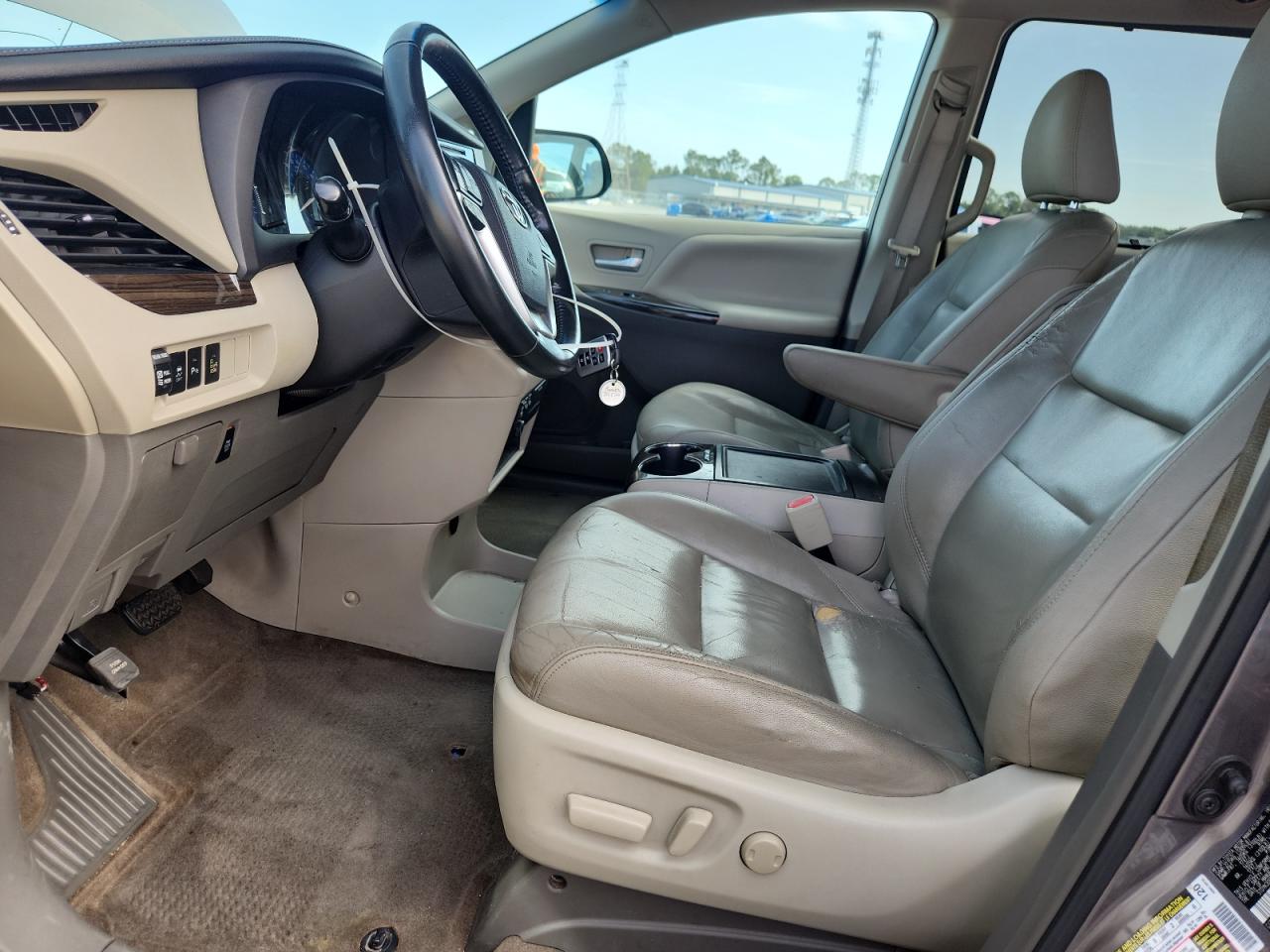 2016 TOYOTA SIENNA