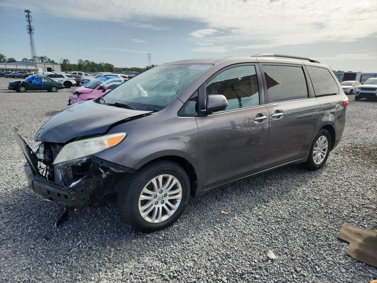 2016 TOYOTA SIENNA