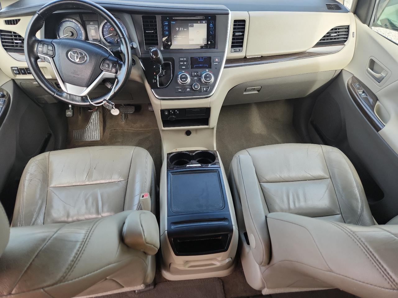 2016 TOYOTA SIENNA