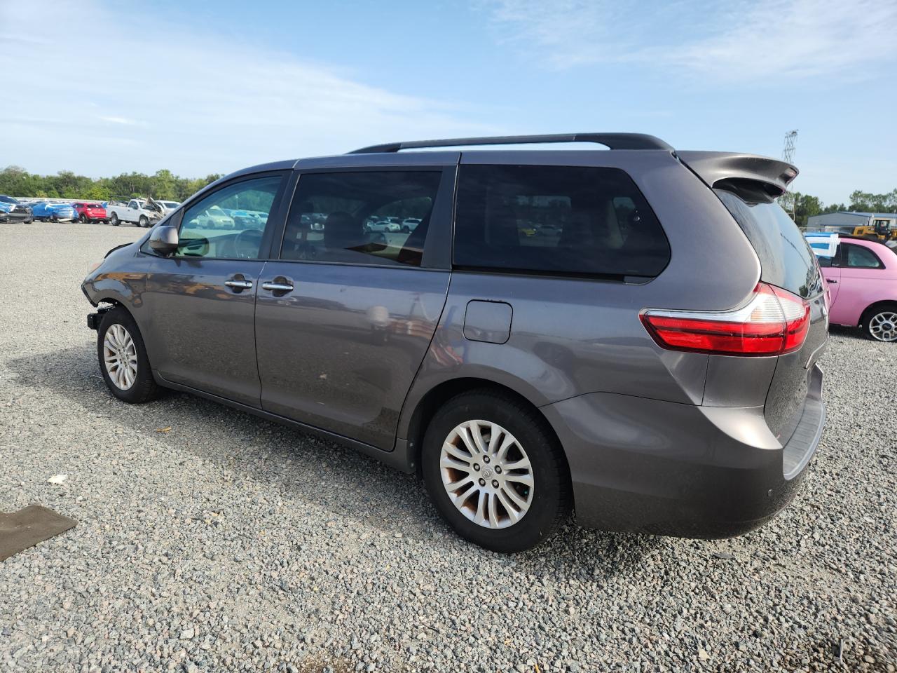 2016 TOYOTA SIENNA
