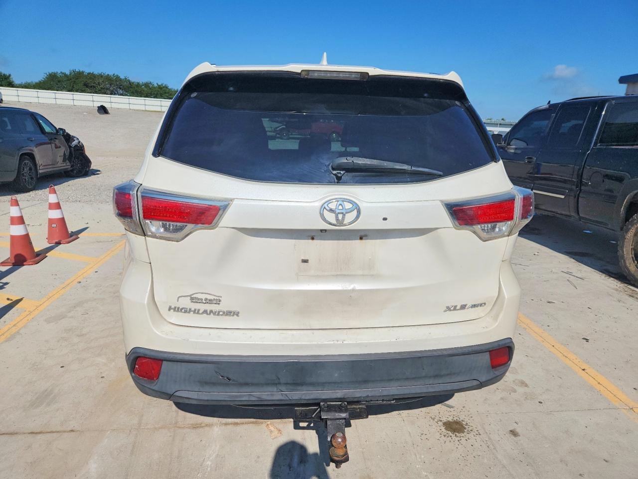 2015 TOYOTA HIGHLANDER