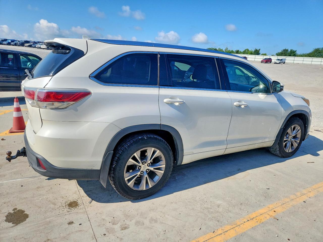 2015 TOYOTA HIGHLANDER