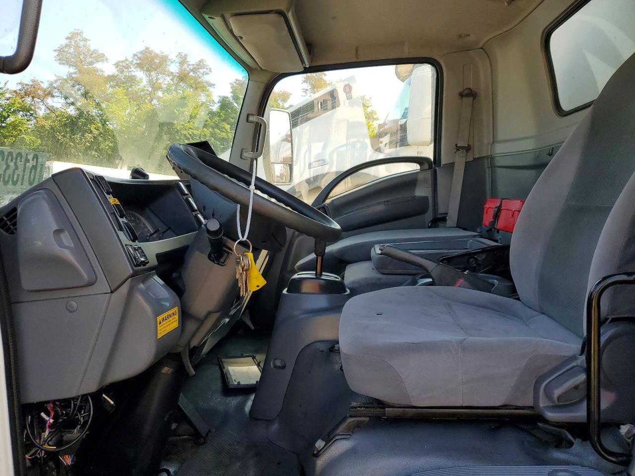 2017 ISUZU NQR