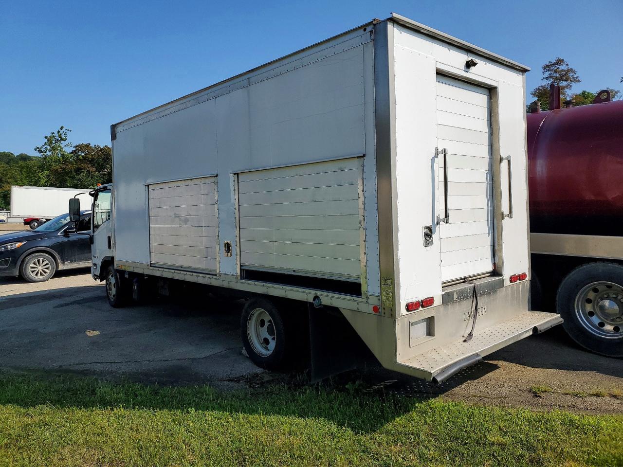 2017 ISUZU NQR