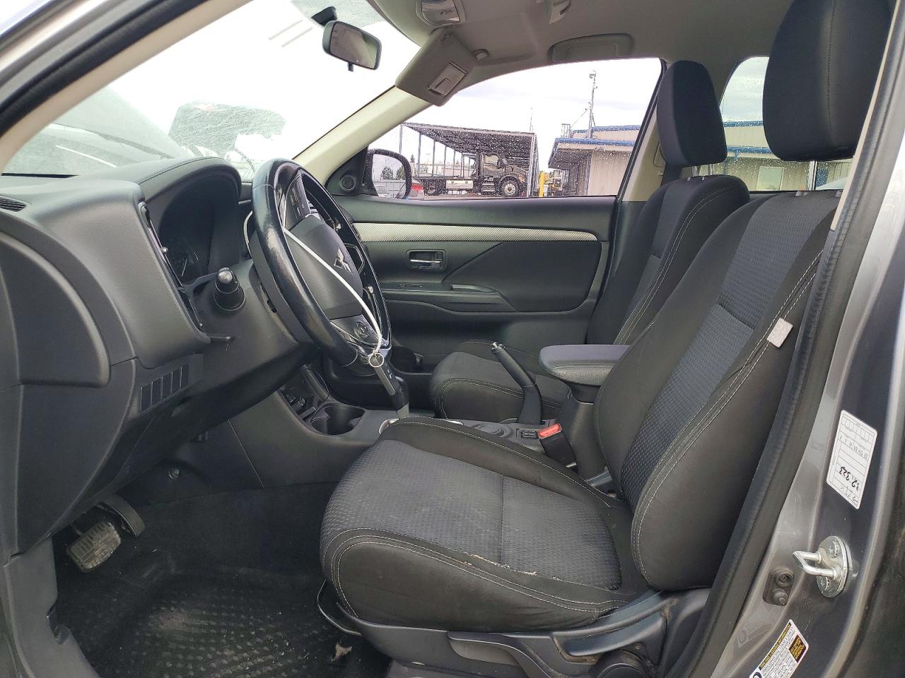 2016 MITSUBISHI OUTLANDER