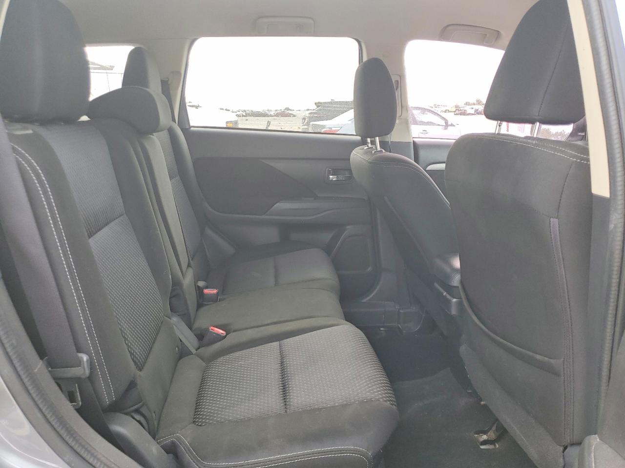 2016 MITSUBISHI OUTLANDER