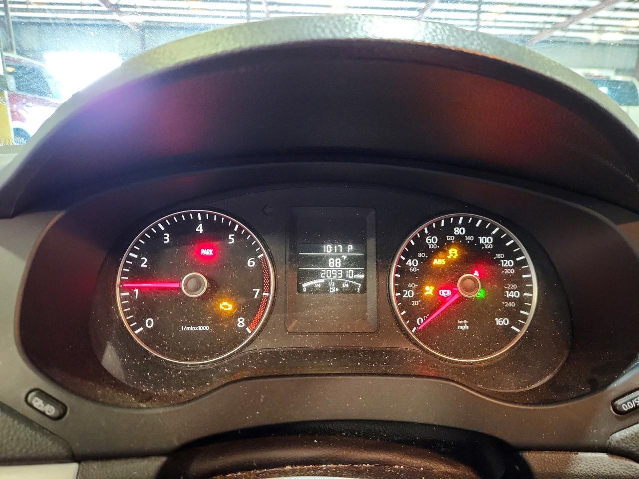 2013 VOLKSWAGEN JETTA