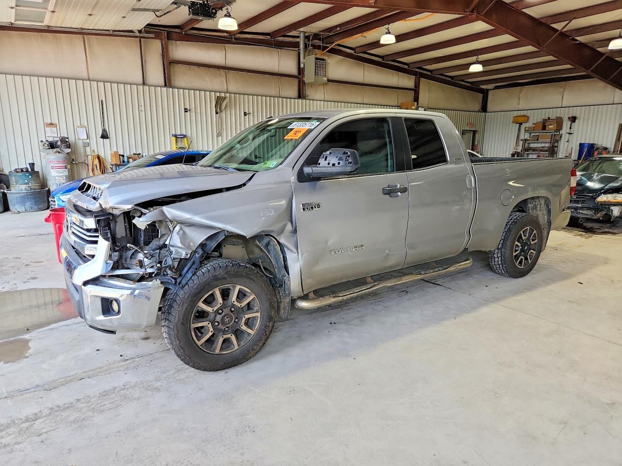 2016 TOYOTA TUNDRA