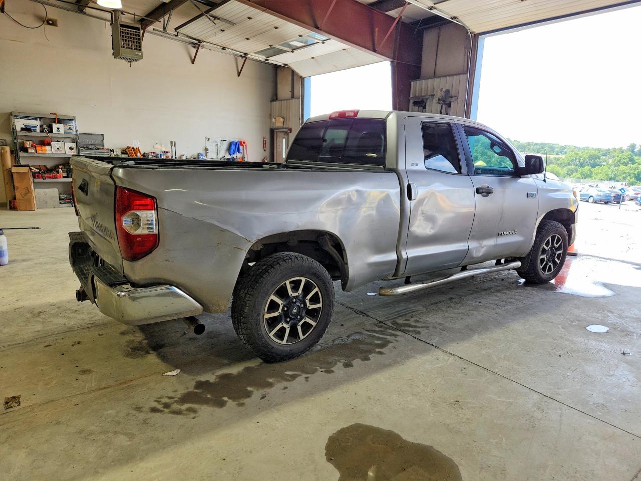 2016 TOYOTA TUNDRA