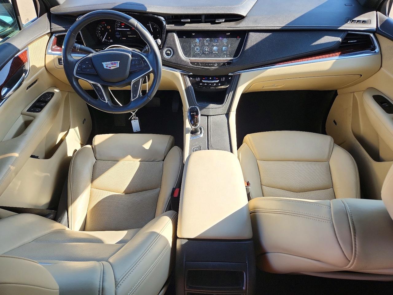 2017 CADILLAC XT5