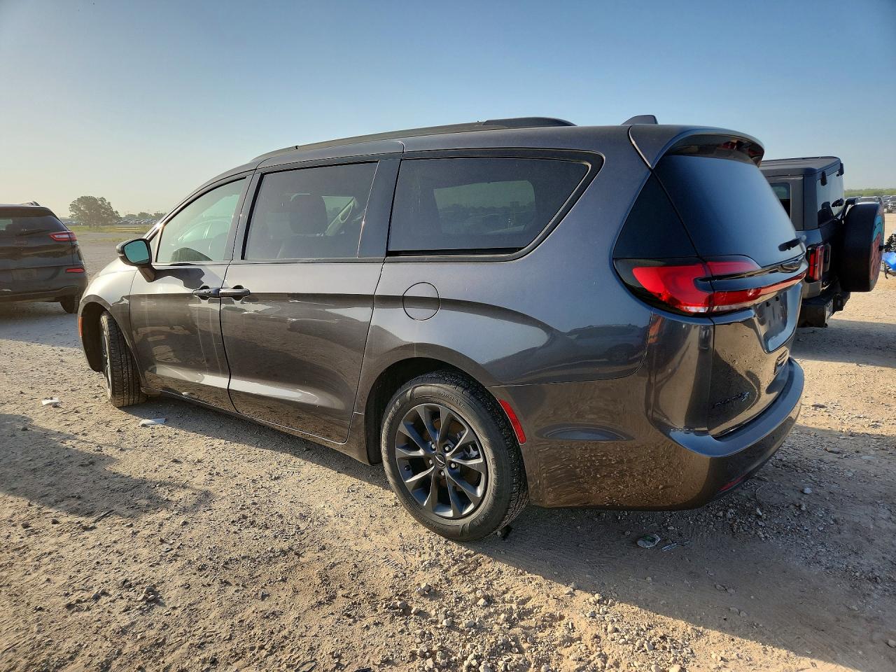 2021 CHRYSLER PACIFICA