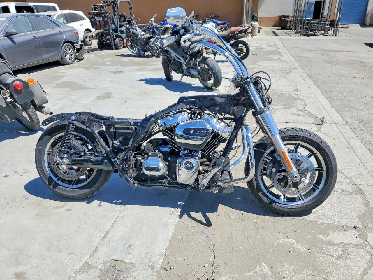 2018 HARLEY-DAVIDSON FL