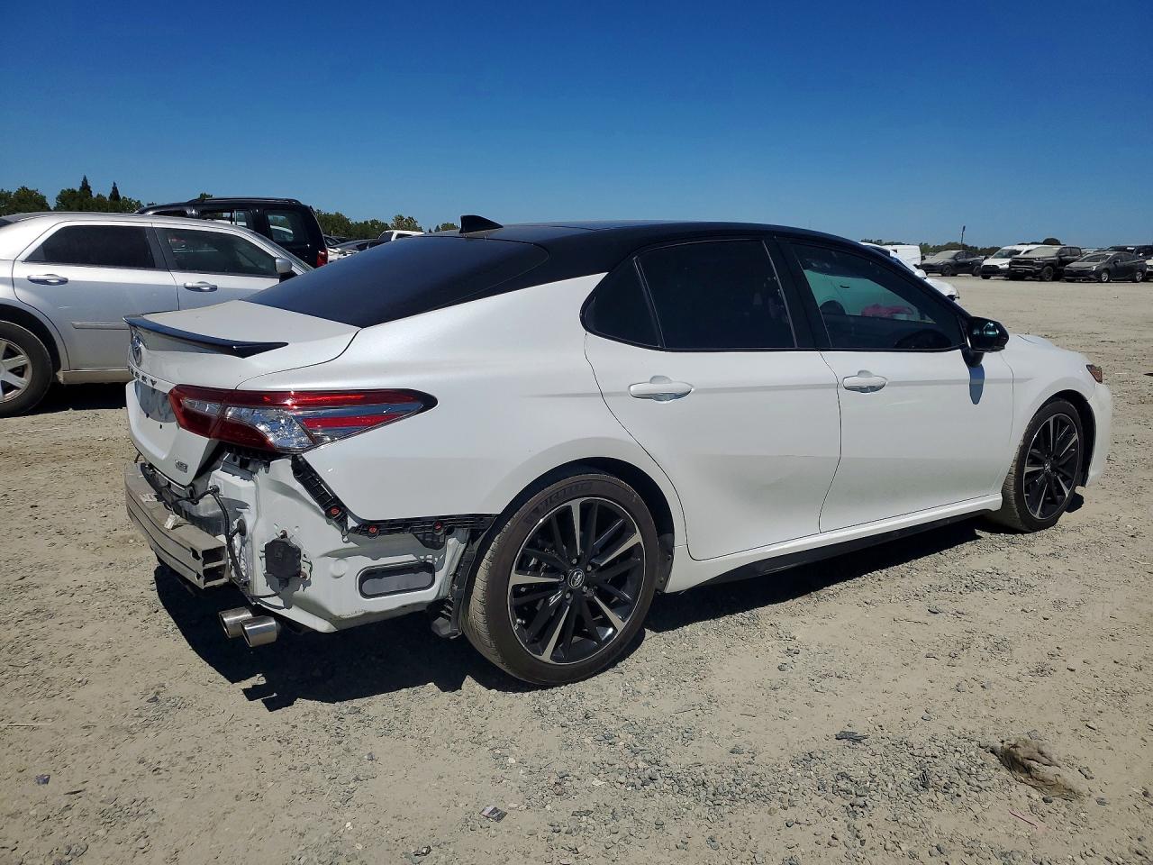 2018 TOYOTA CAMRY