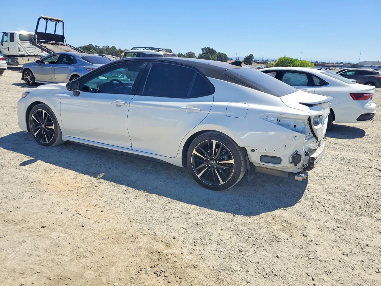 2018 TOYOTA CAMRY