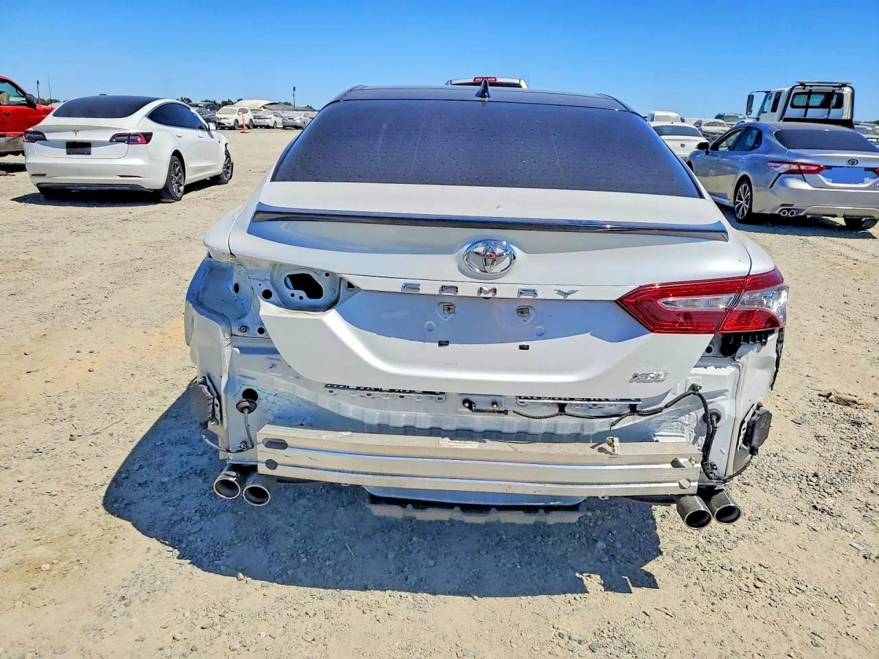 2018 TOYOTA CAMRY