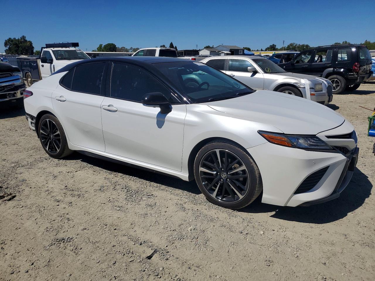 2018 TOYOTA CAMRY