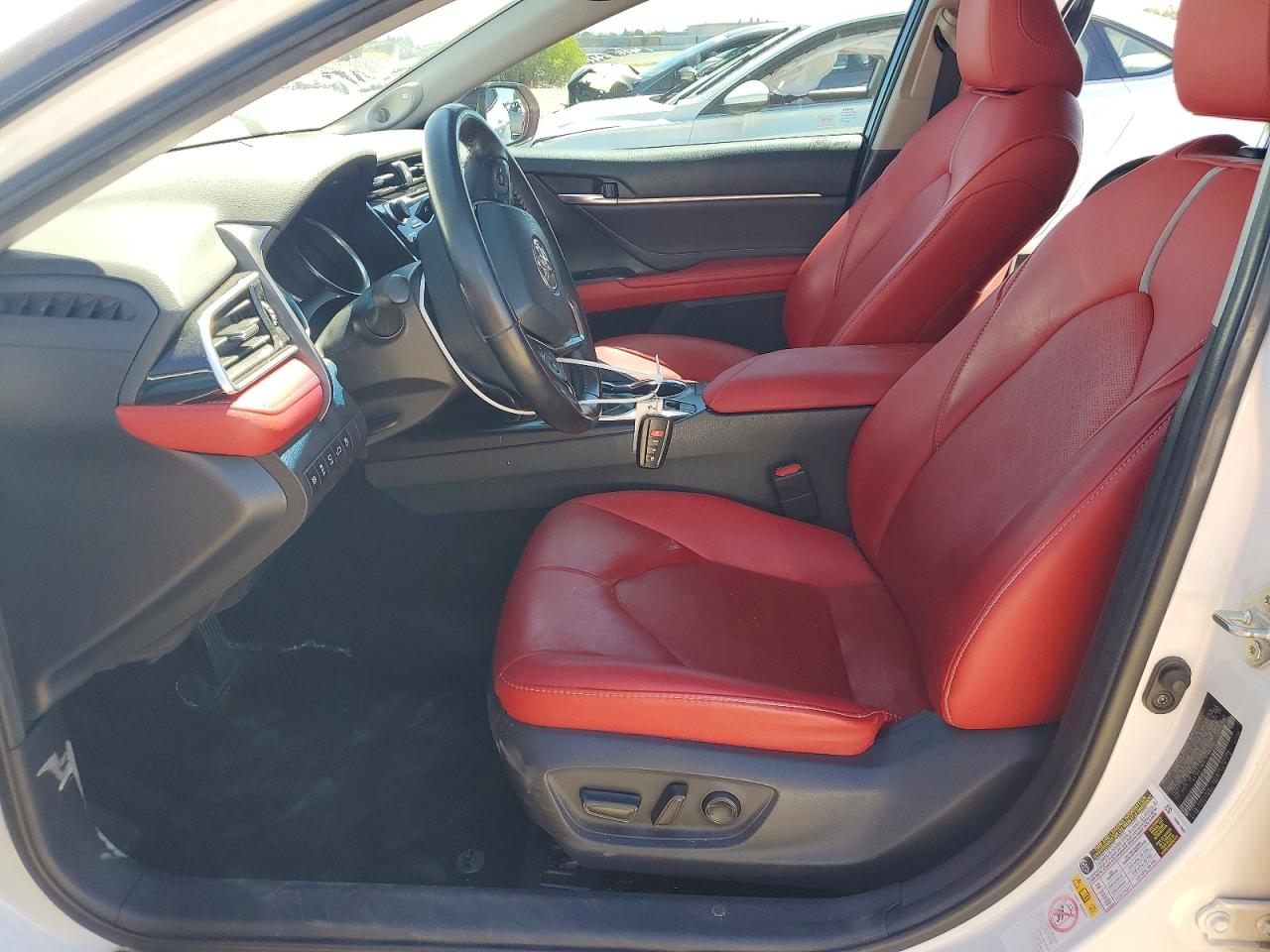 2018 TOYOTA CAMRY