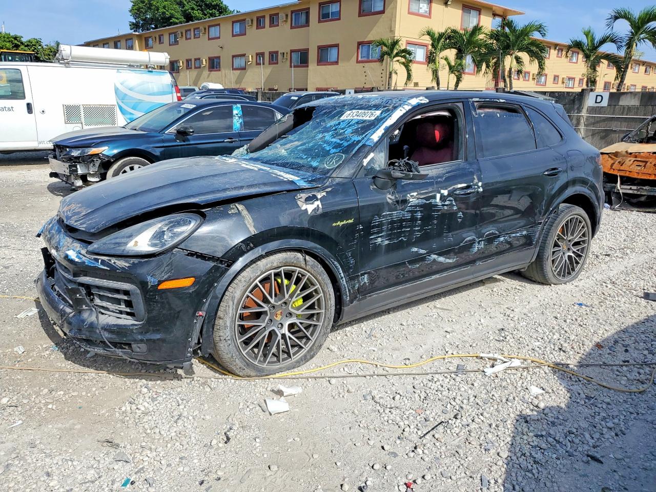 2023 PORSCHE CAYENNE