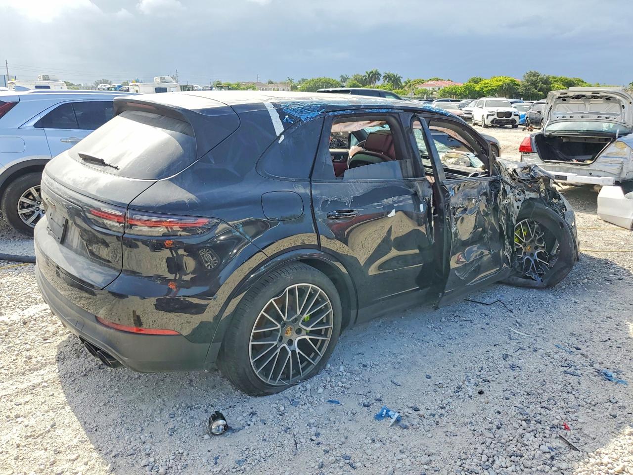 2023 PORSCHE CAYENNE