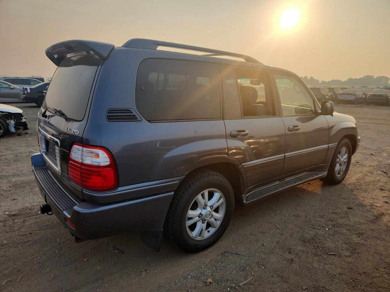 2005 LEXUS LX470