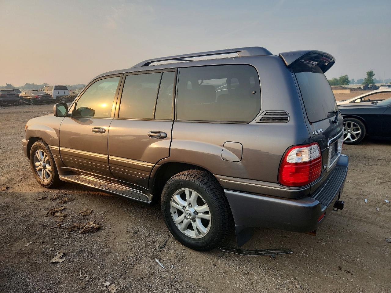 2005 LEXUS LX470