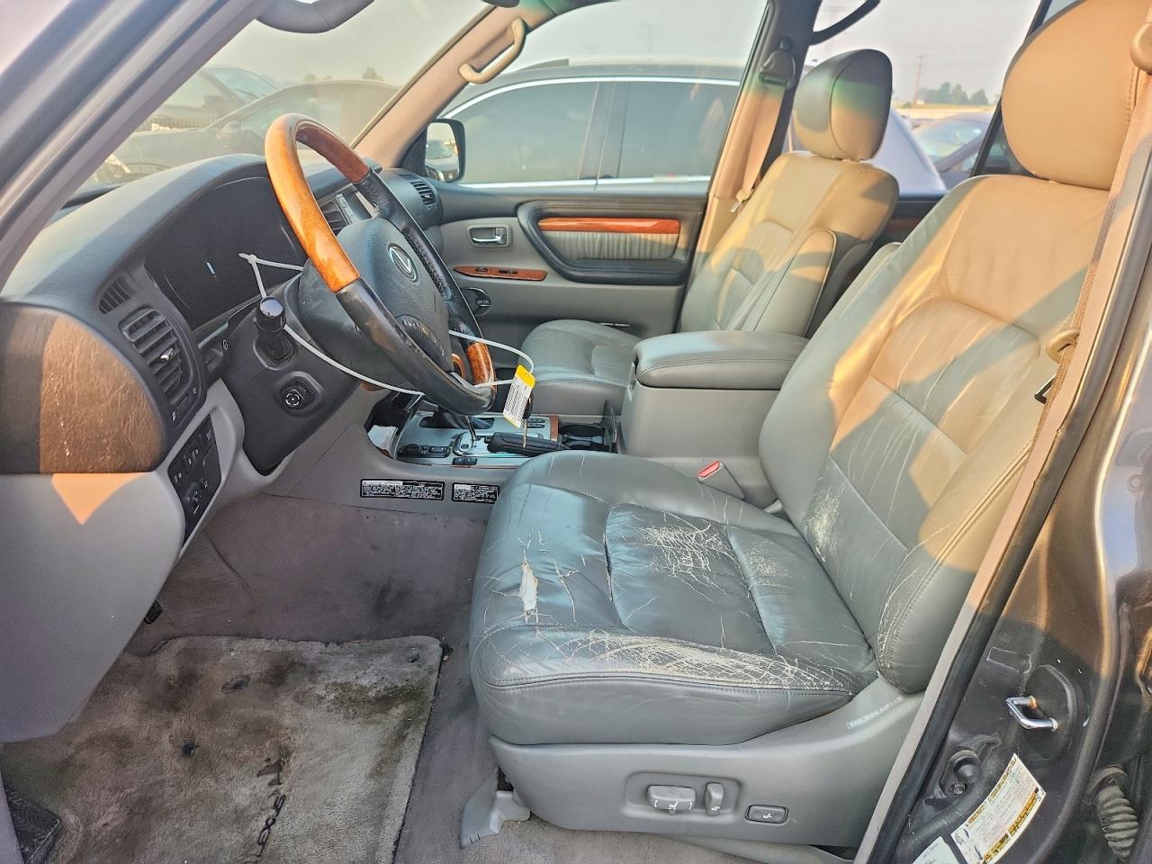 2005 LEXUS LX470