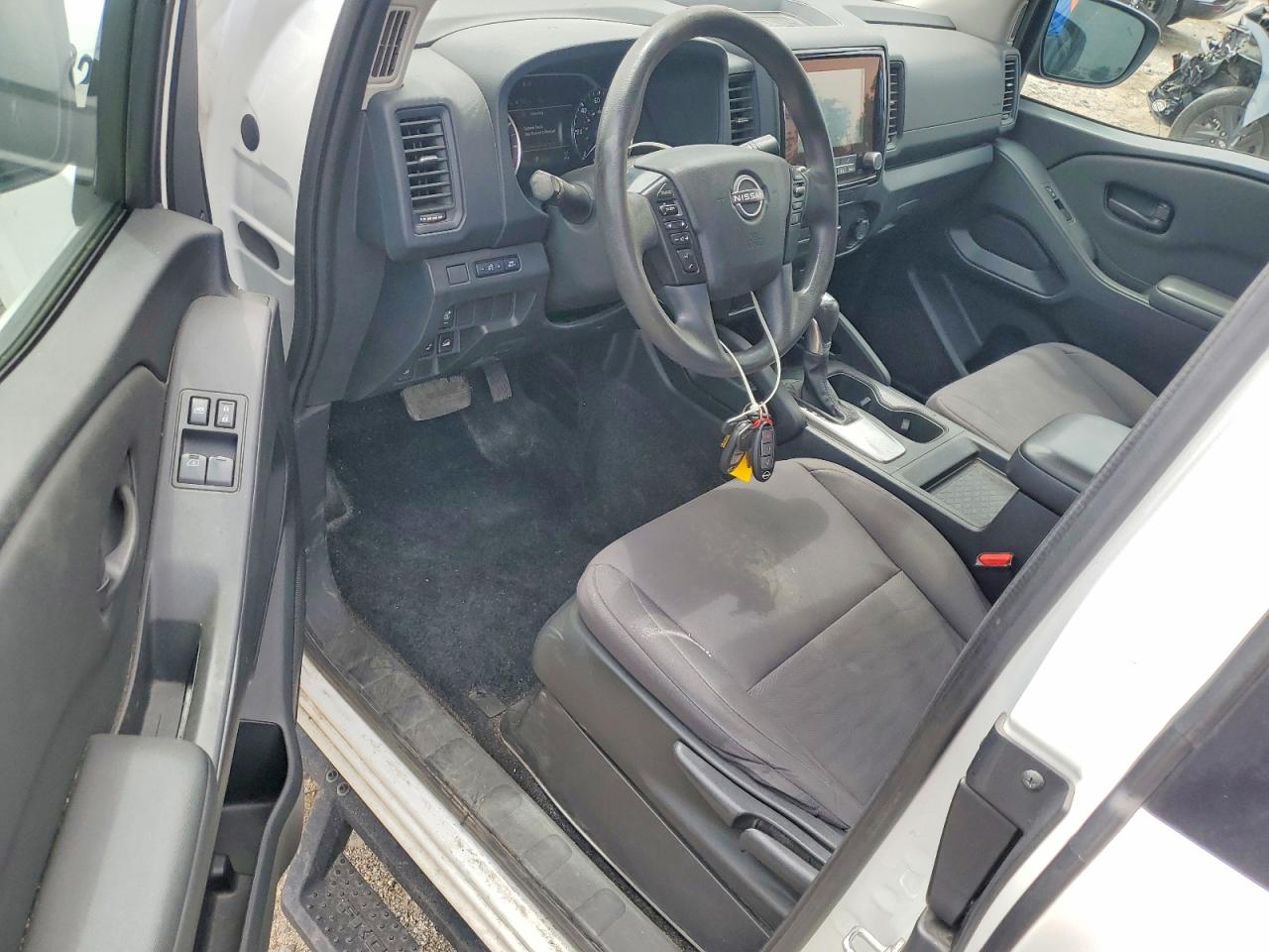 2022 NISSAN FRONTIER