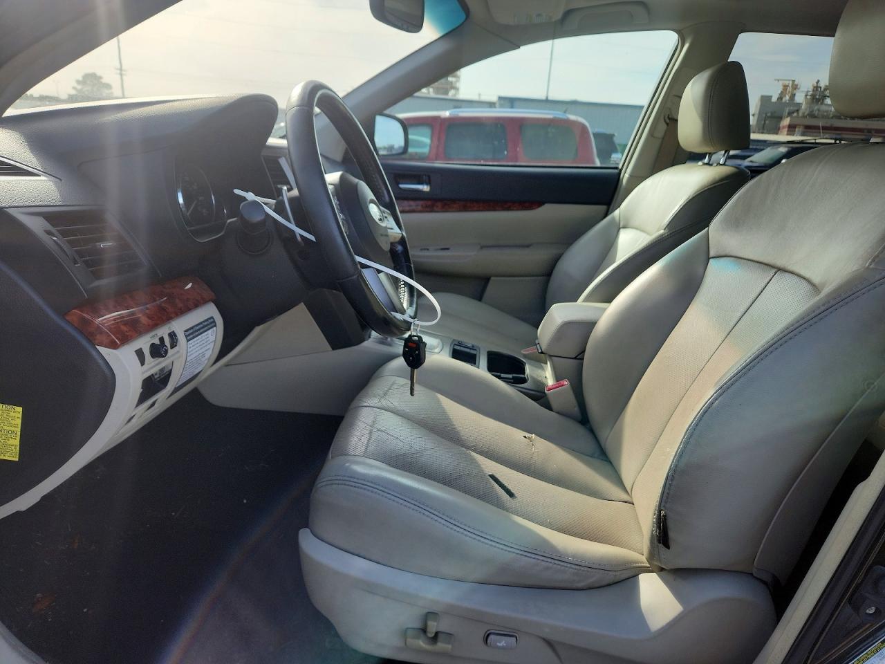 2011 SUBARU OUTBACK