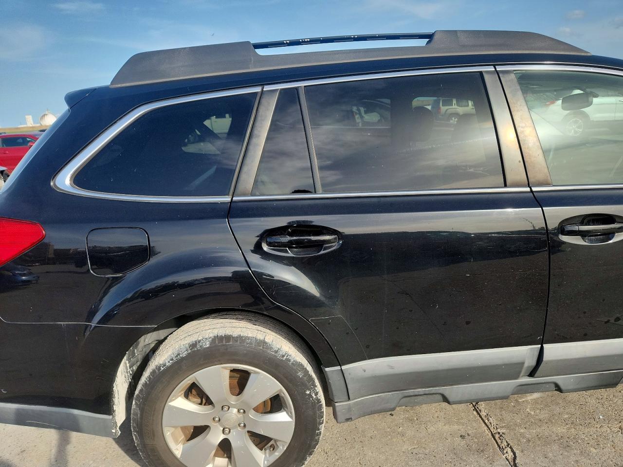 2011 SUBARU OUTBACK
