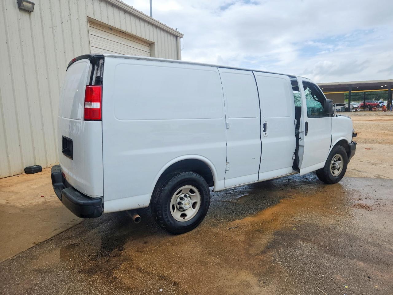 2022 CHEVROLET EXPRESS