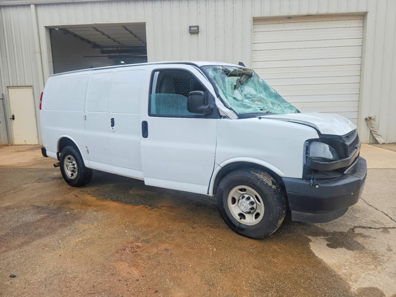 2022 CHEVROLET EXPRESS