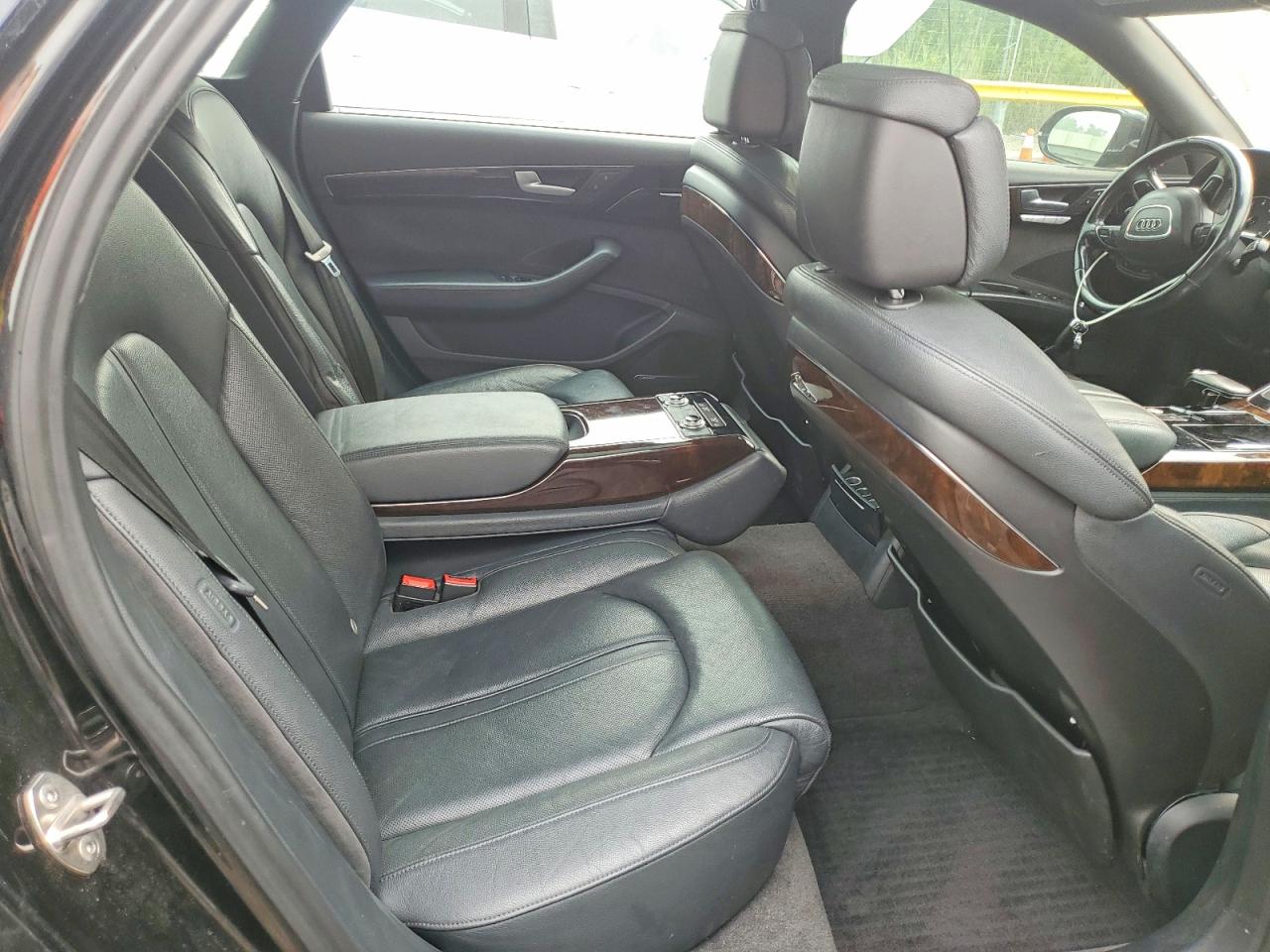 2016 AUDI A8