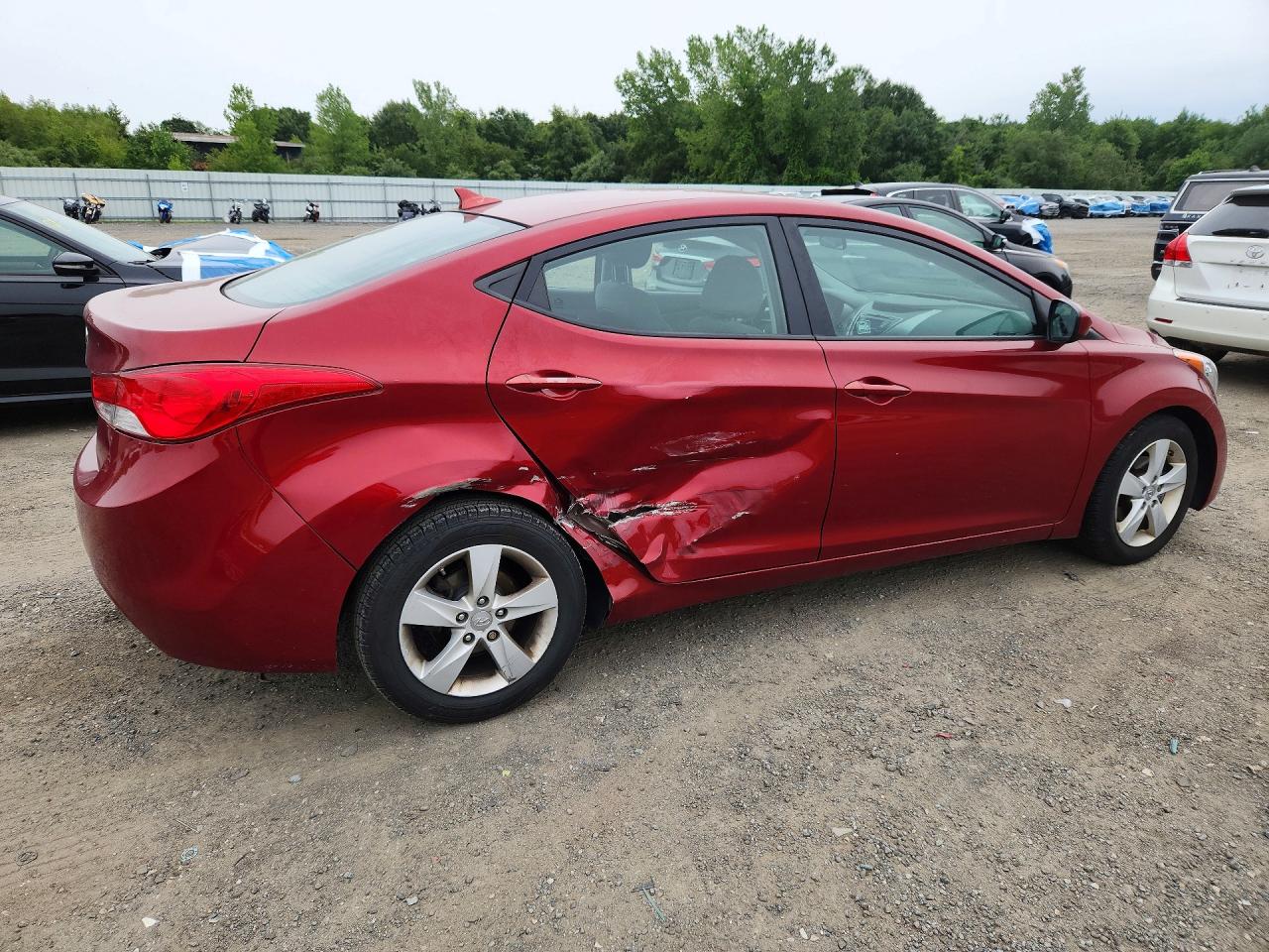 2013 HYUNDAI ELANTRA