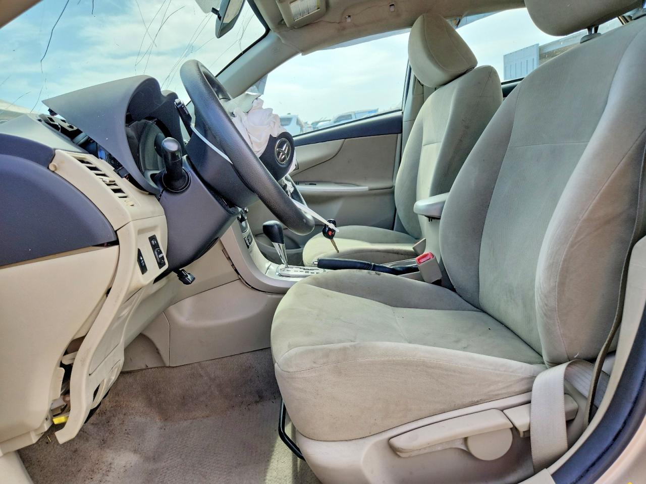 2011 TOYOTA COROLLA
