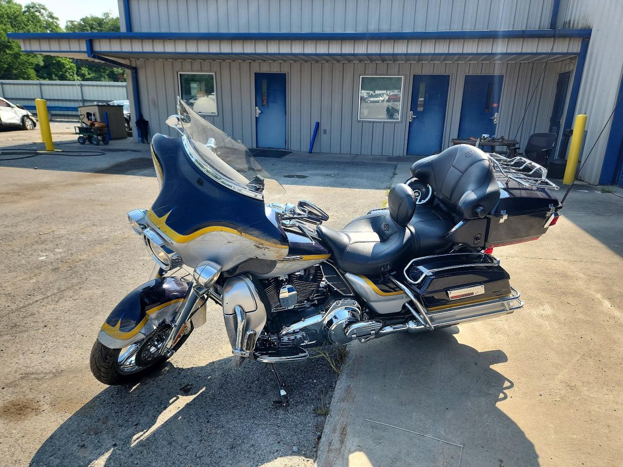2012 HARLEY-DAVIDSON FLSE