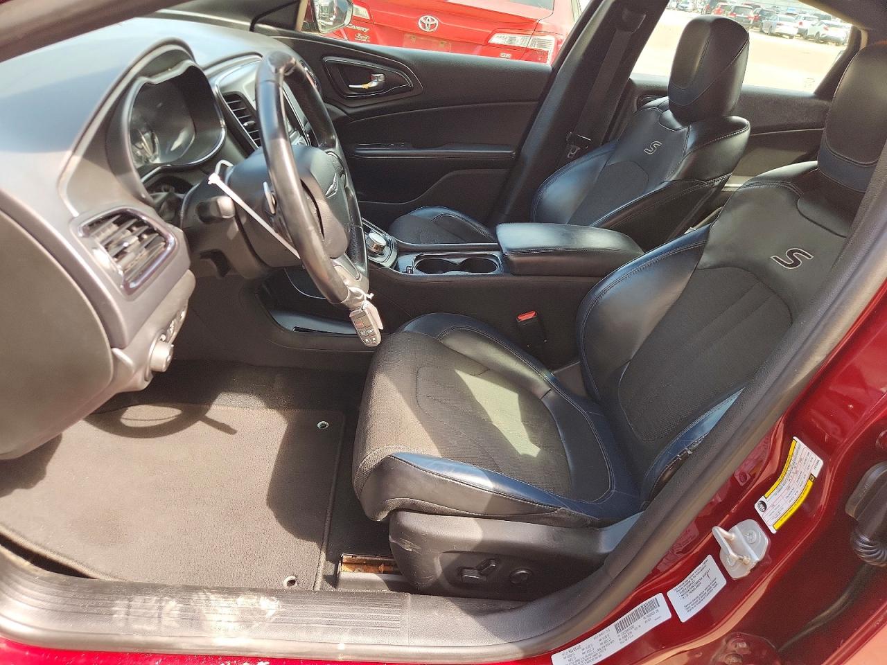 2015 CHRYSLER 200
