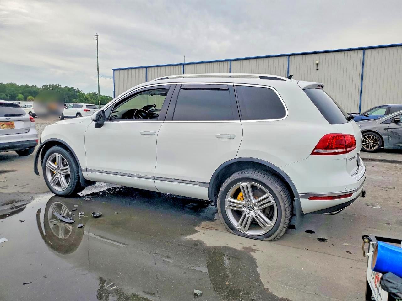 2016 VOLKSWAGEN TOUAREG