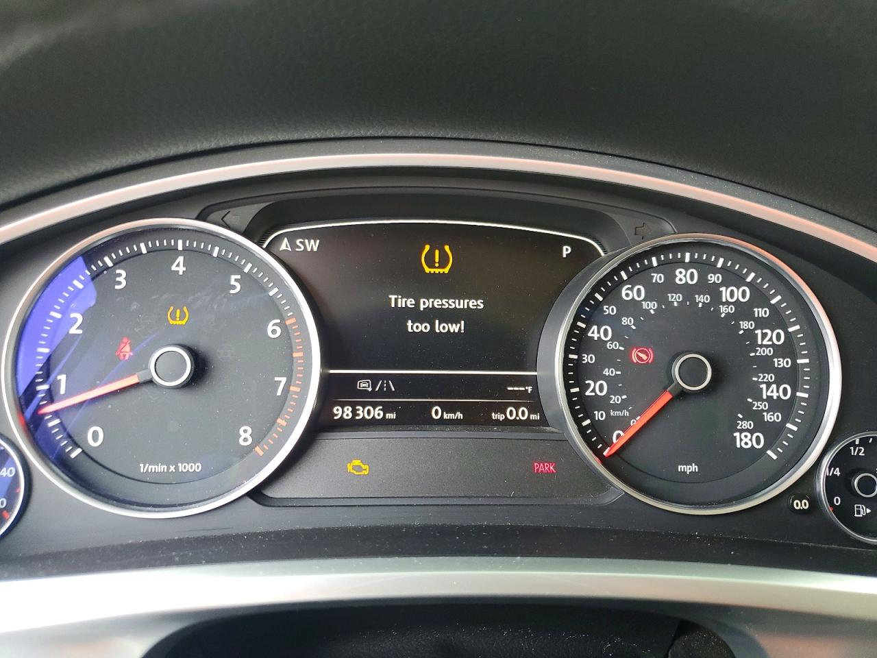 2016 VOLKSWAGEN TOUAREG