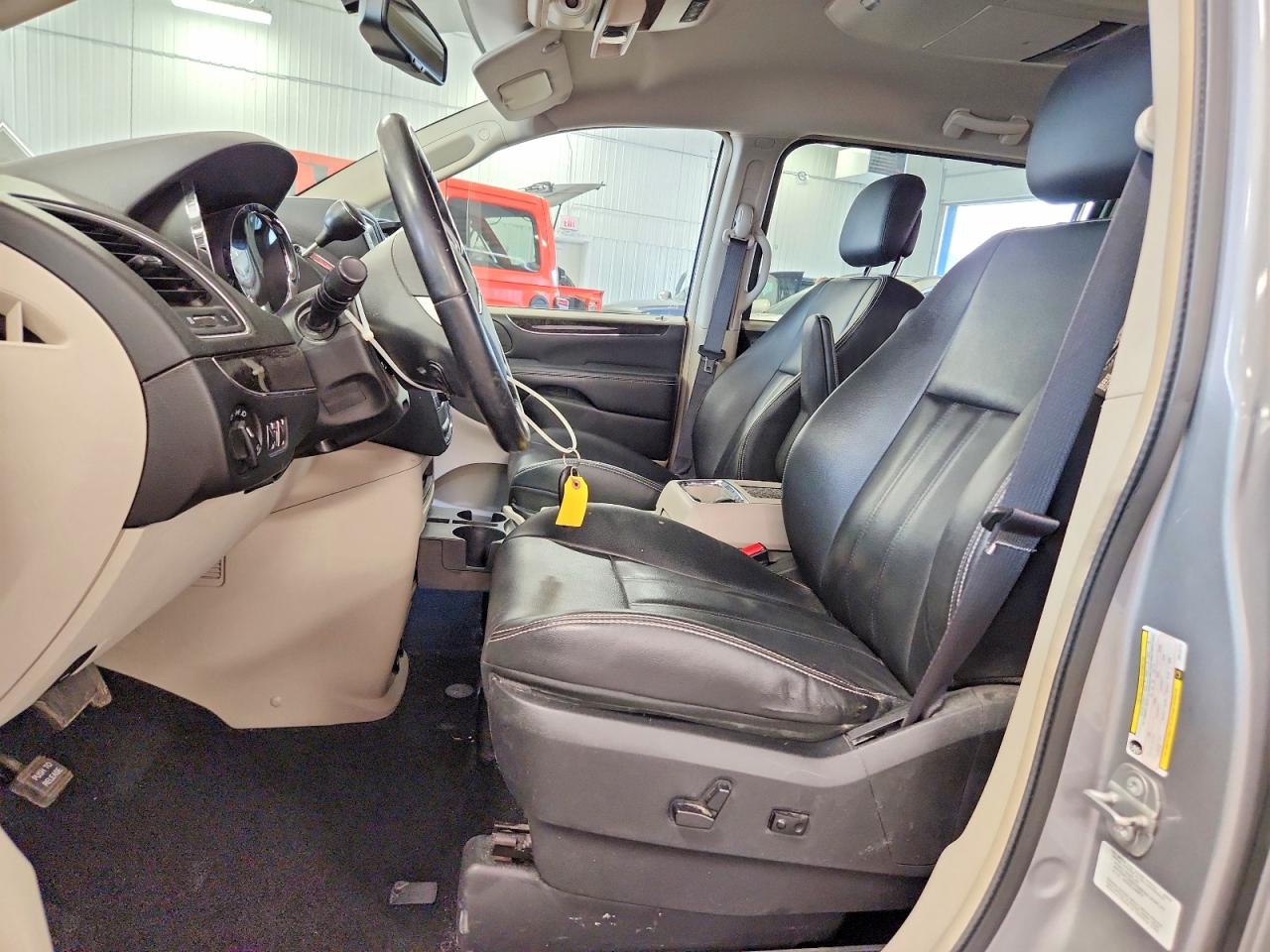 2014 CHRYSLER MINIVAN