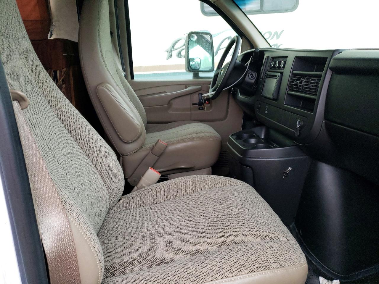 2011 CHEVROLET EXPRESS