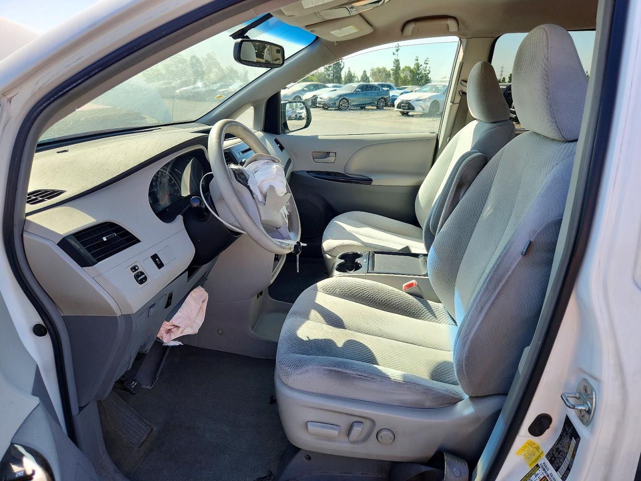 2011 TOYOTA SIENNA