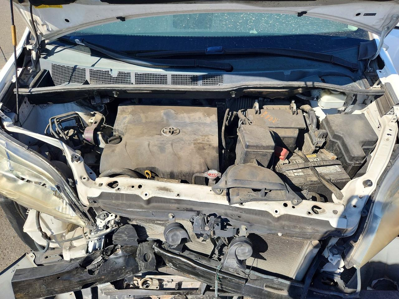 2011 TOYOTA SIENNA