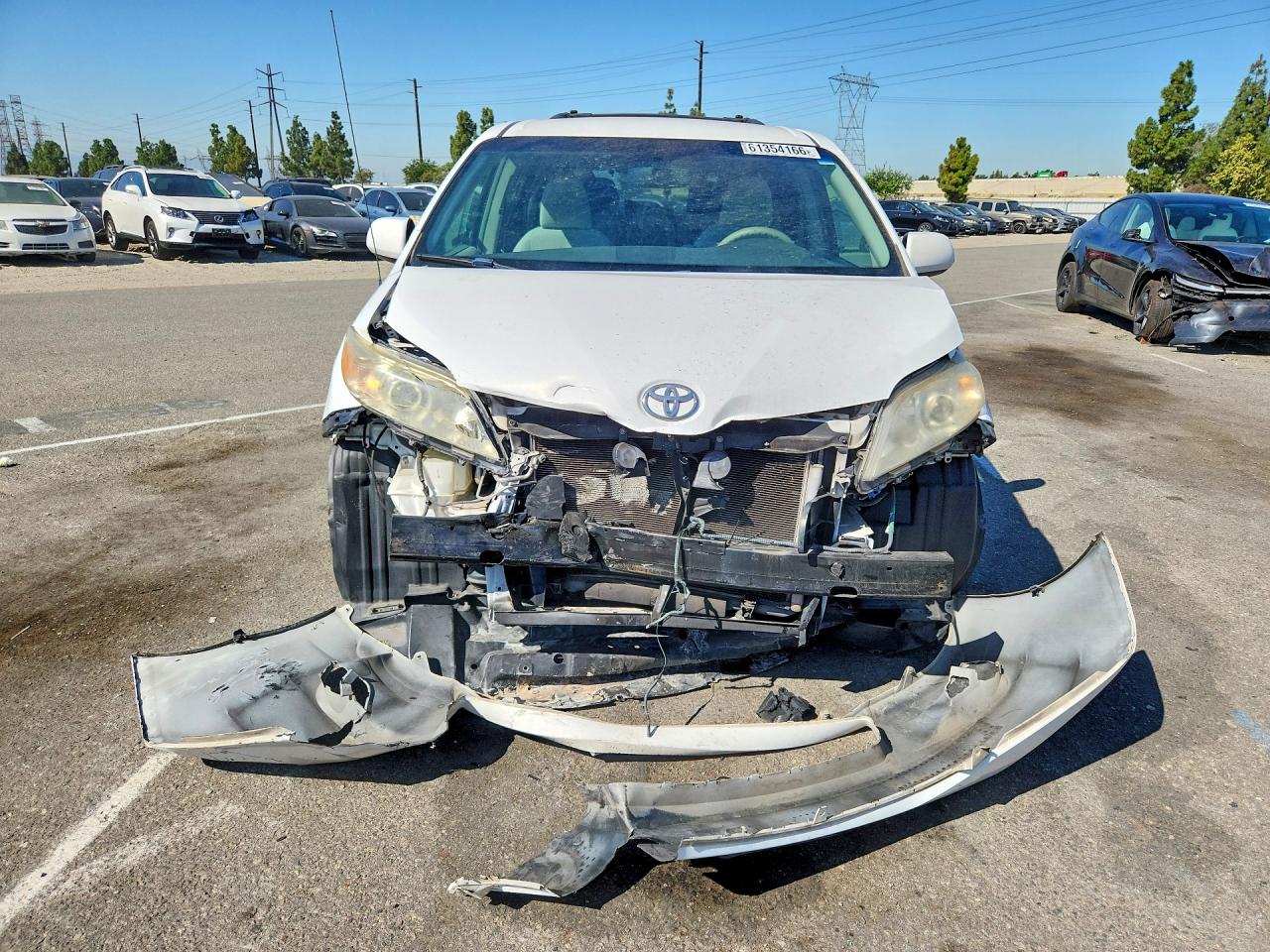 2011 TOYOTA SIENNA
