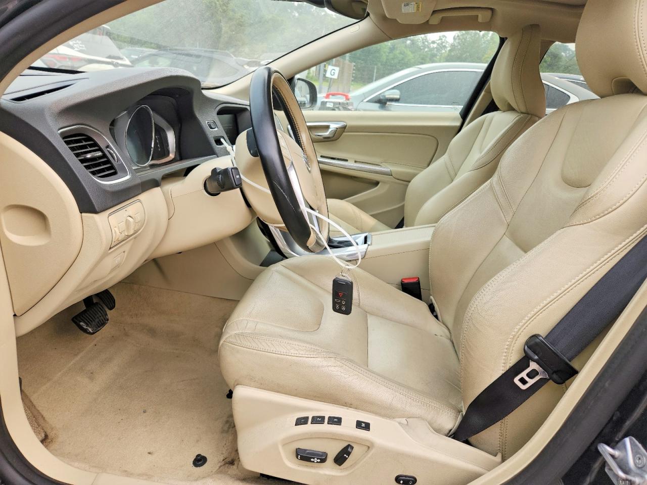2017 VOLVO S60