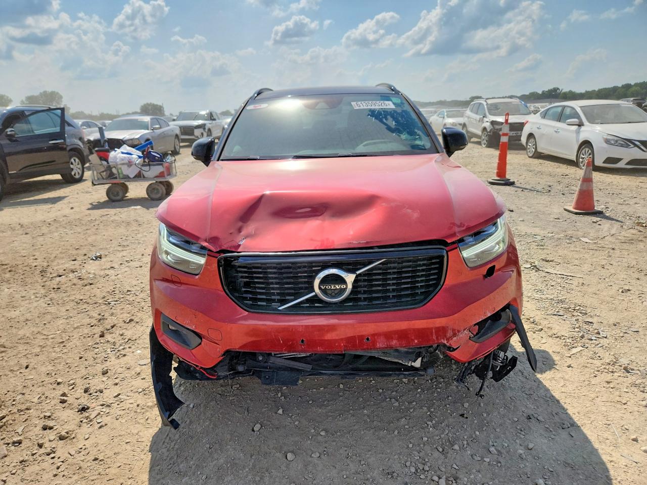 2020 VOLVO XC40