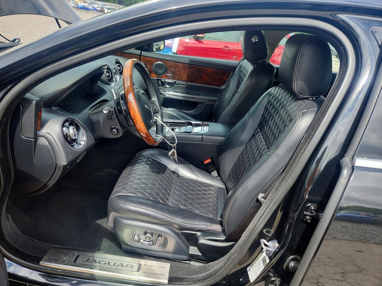2016 JAGUAR XJ