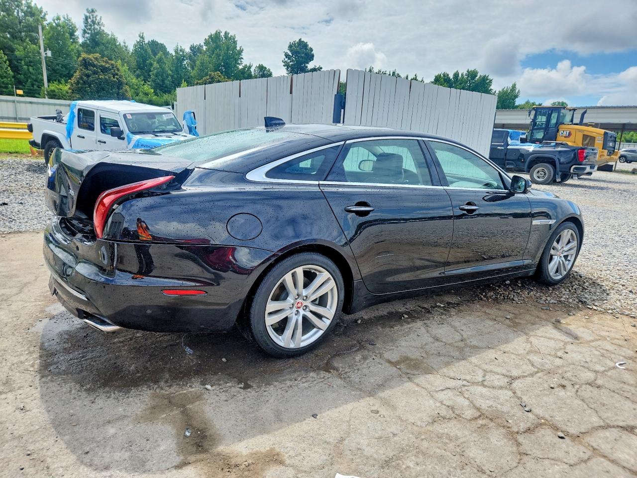 2016 JAGUAR XJ